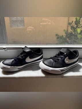 Black & White Nike Kids Athletic Sneakers with Hook-and-Loop Strap
